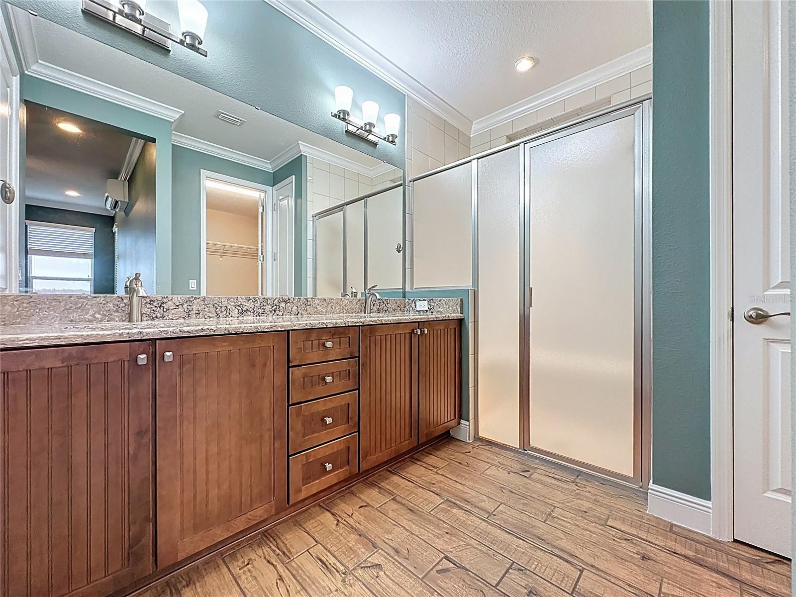 CASCADES OF GROVELAND (TRILOGY) - Residential