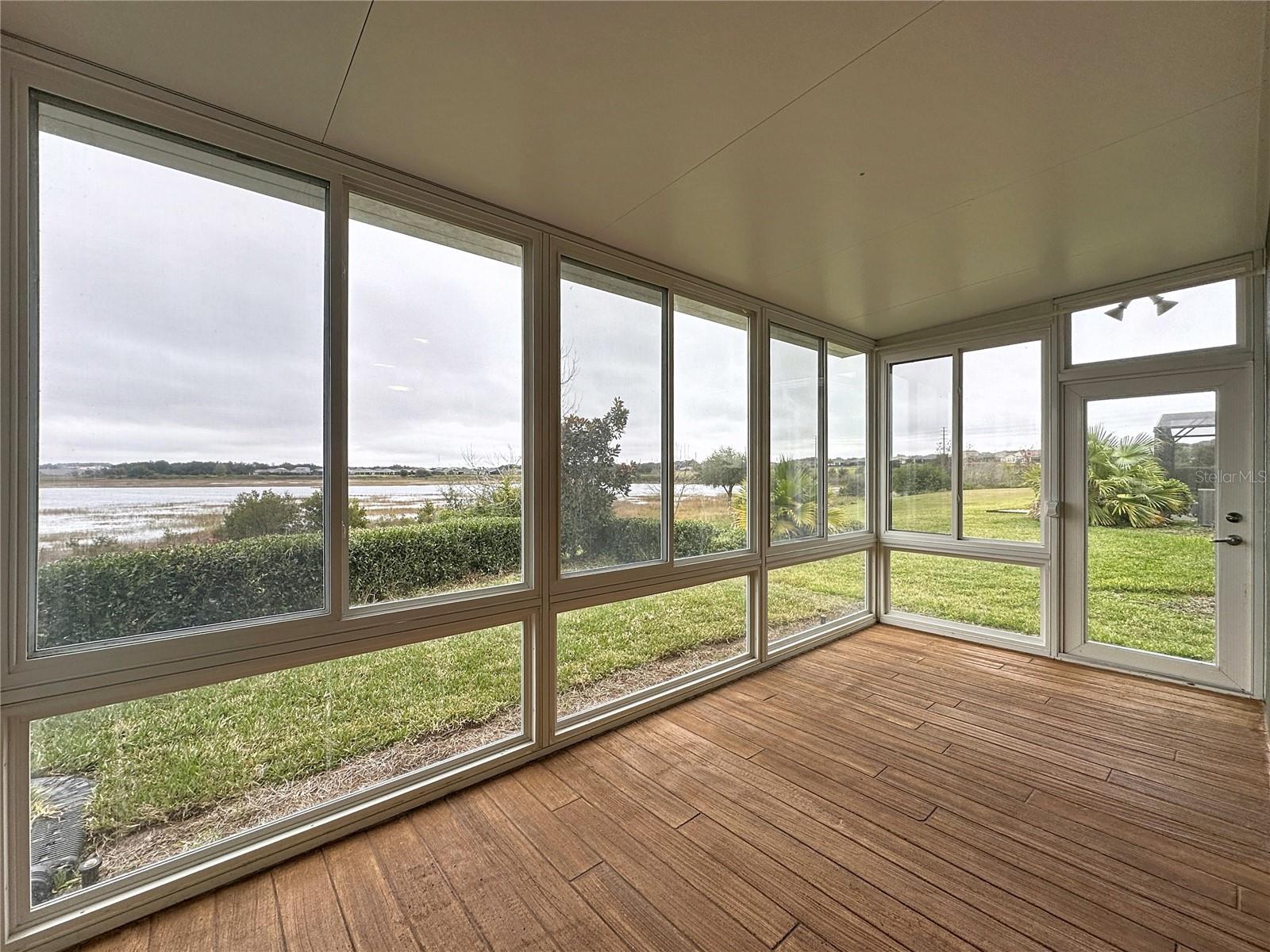 CASCADES OF GROVELAND (TRILOGY) - Residential