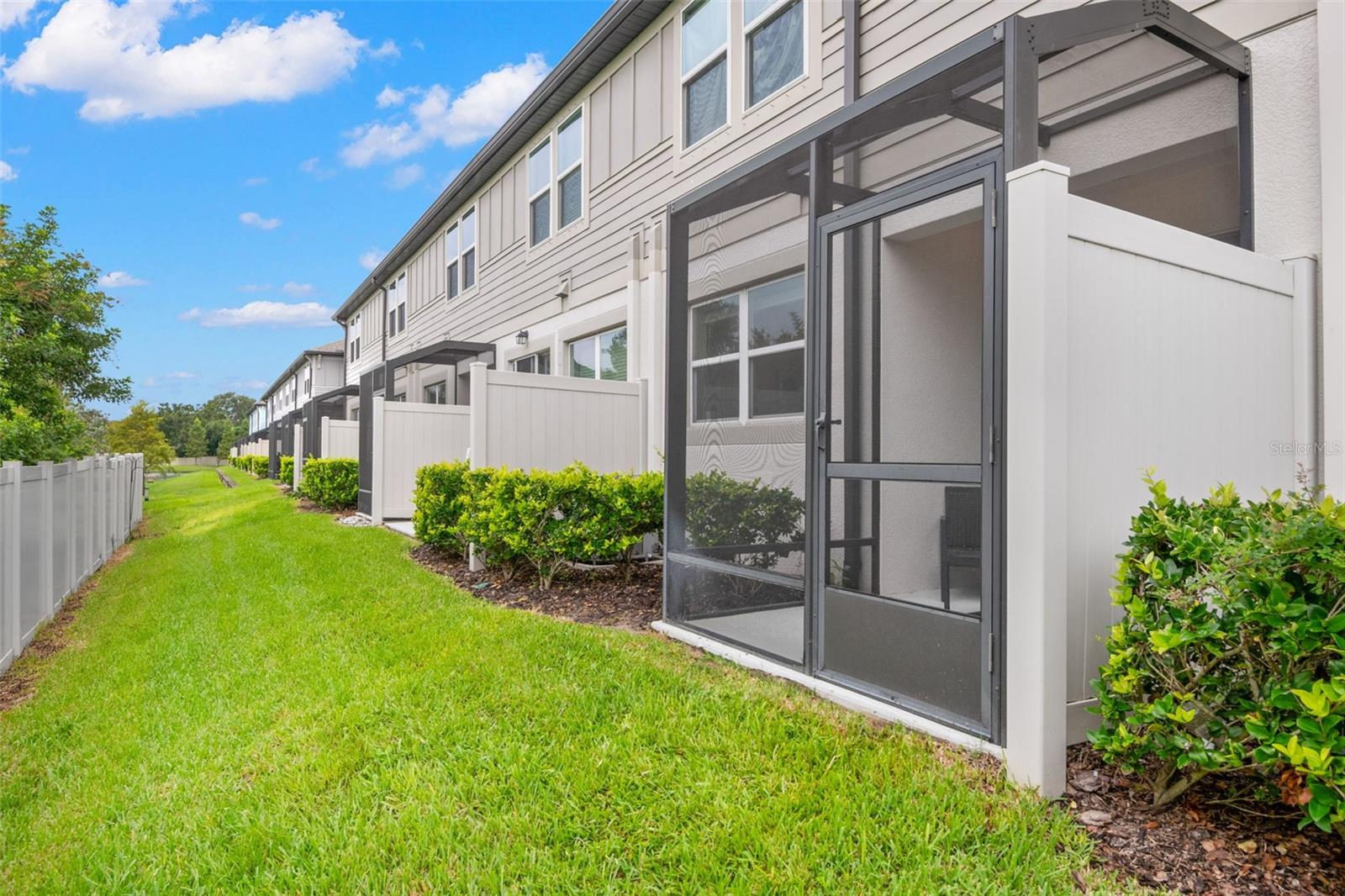 TOWNS AT BELLEAIR GROVE - Residential Lease