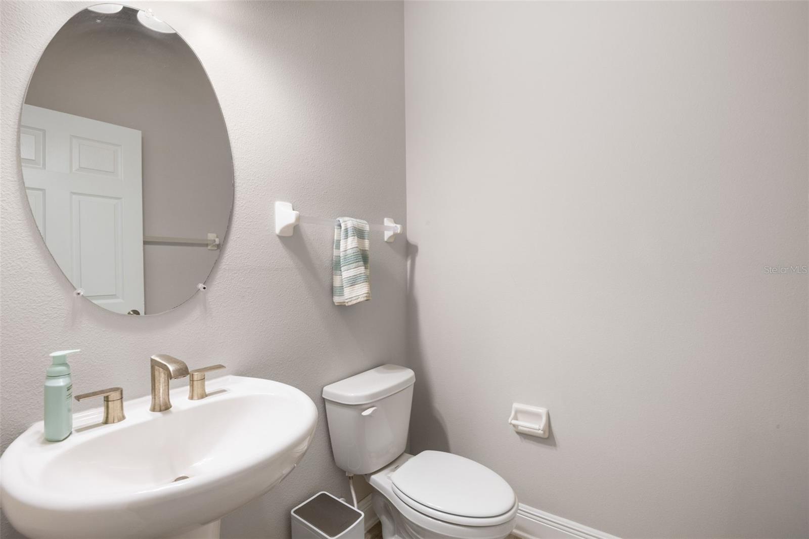 TOWNS AT BELLEAIR GROVE - Residential Lease