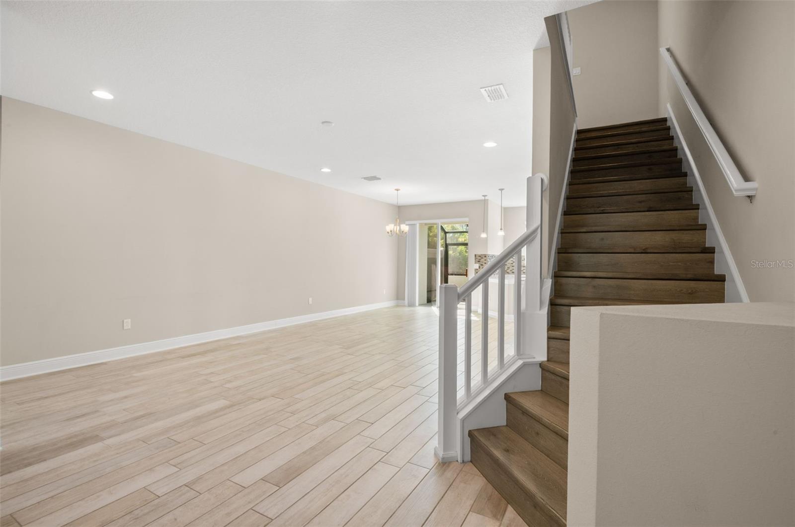 TOWNS AT BELLEAIR GROVE - Residential Lease