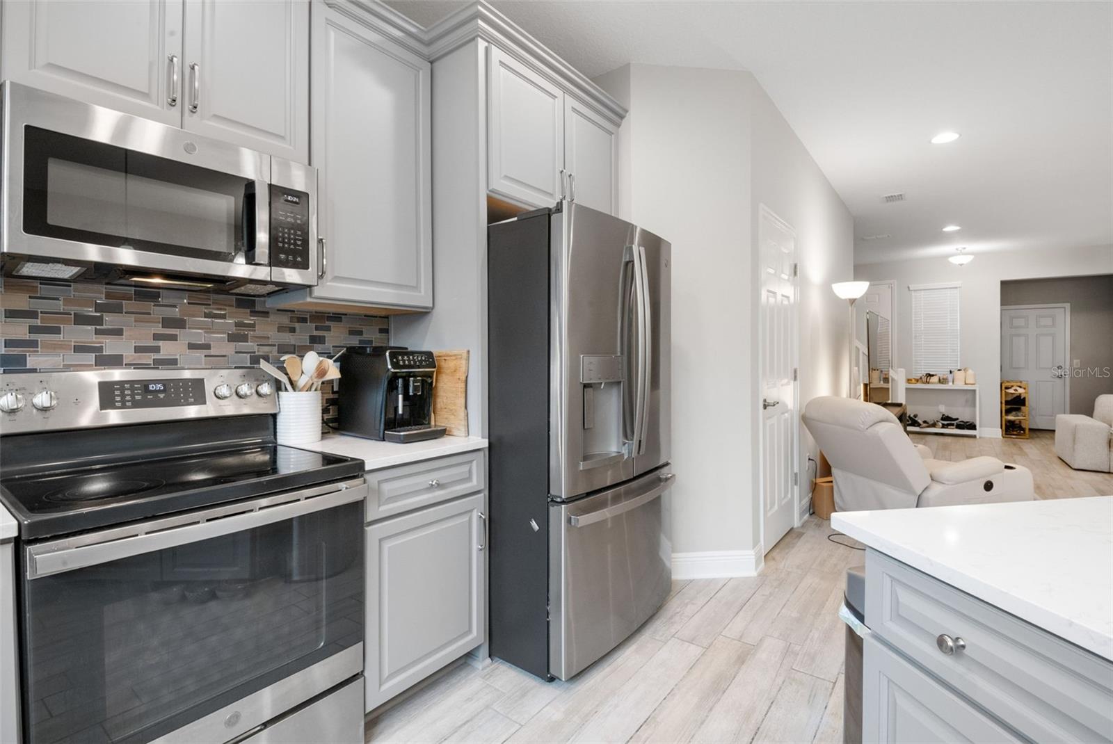 TOWNS AT BELLEAIR GROVE - Residential Lease