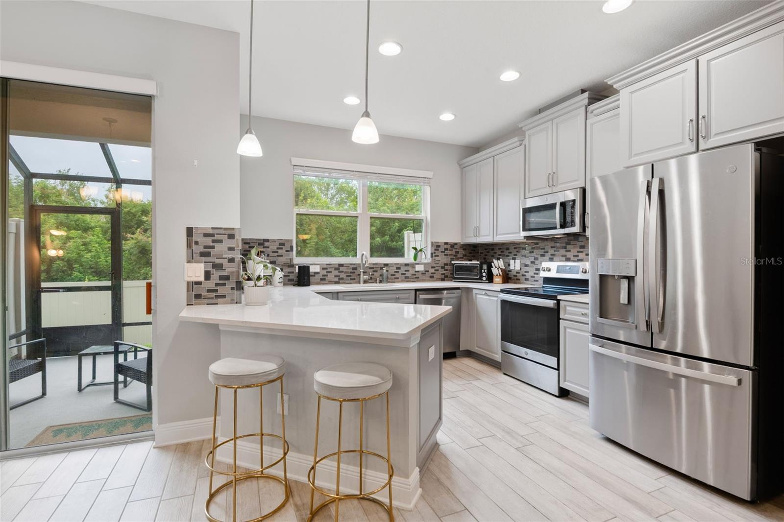 TOWNS AT BELLEAIR GROVE - Residential Lease