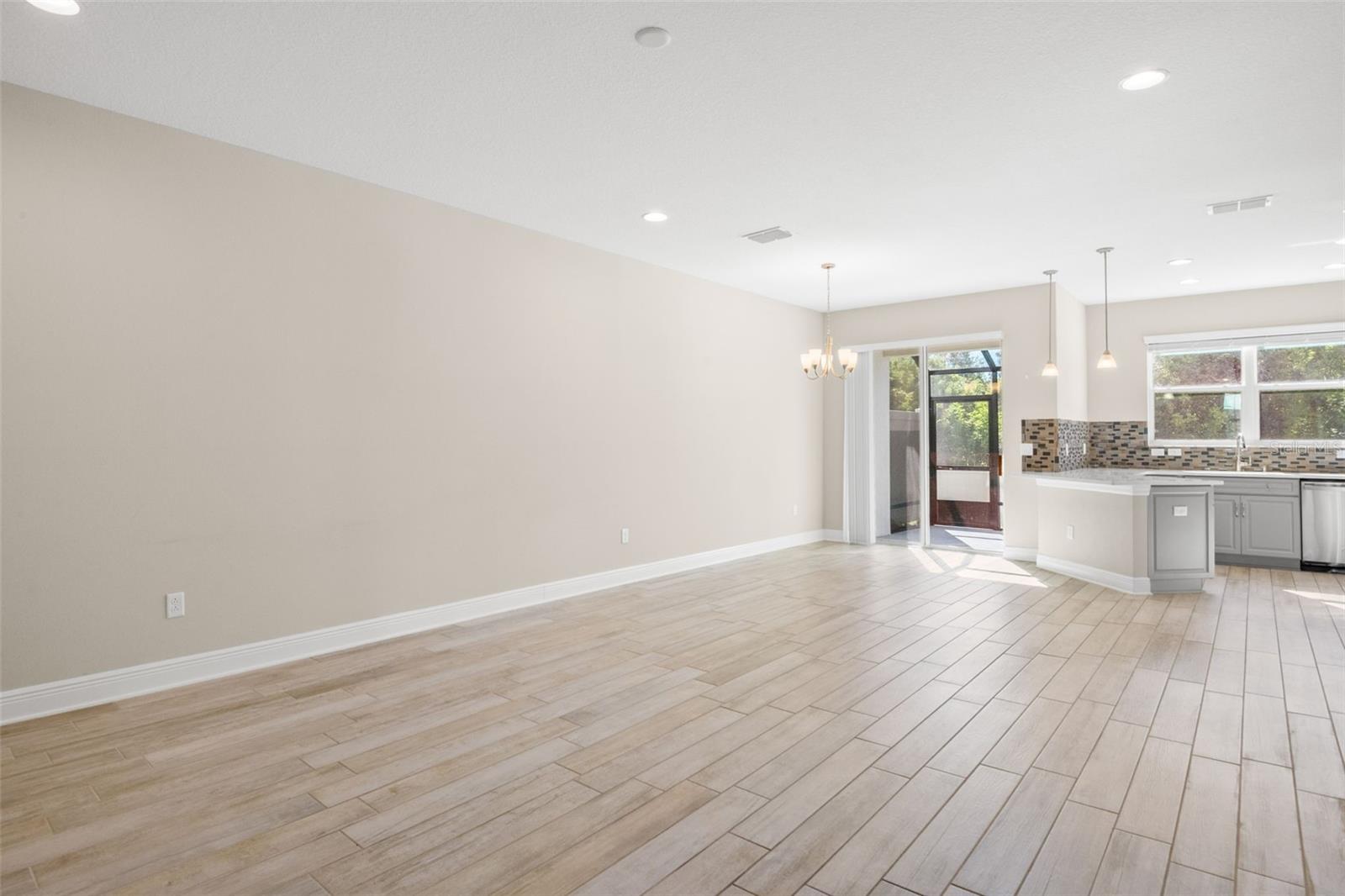 TOWNS AT BELLEAIR GROVE - Residential Lease