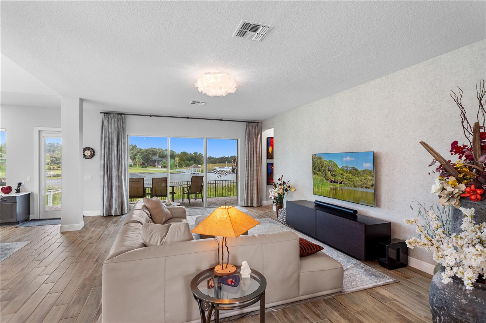 JOHNS LAKE LNDG PH 5 - Residential