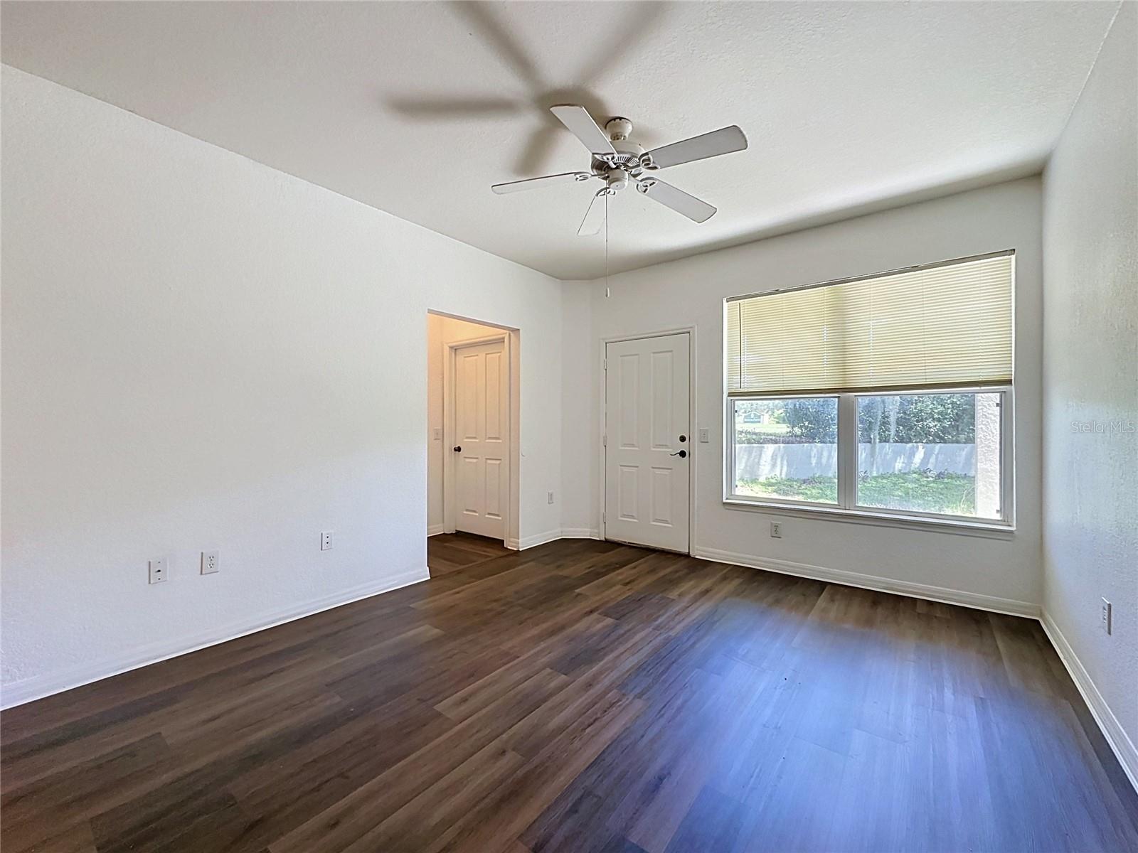 1015 HEMINGWAY CIR 1015