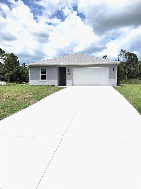 5784 GADSHAW AVENUE NORTH PORT FL 34291
