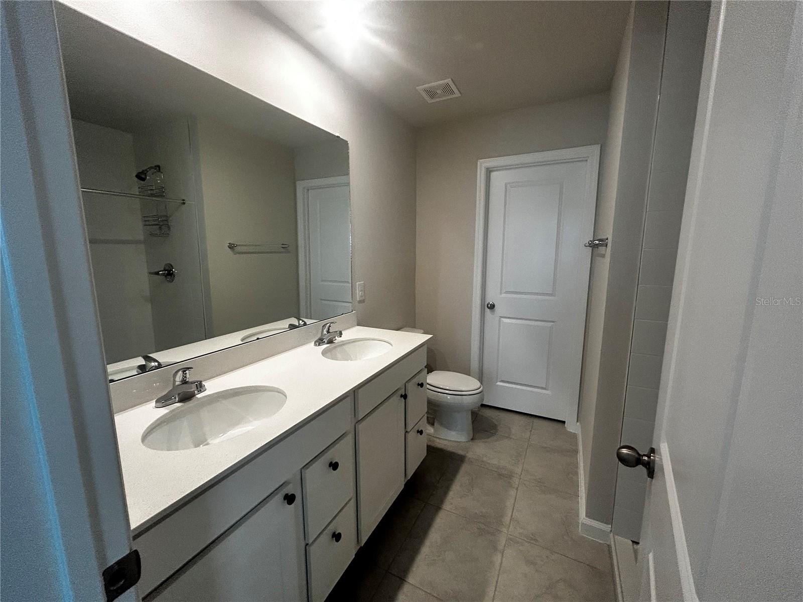 AVALON WOODS PH II - Residential Lease