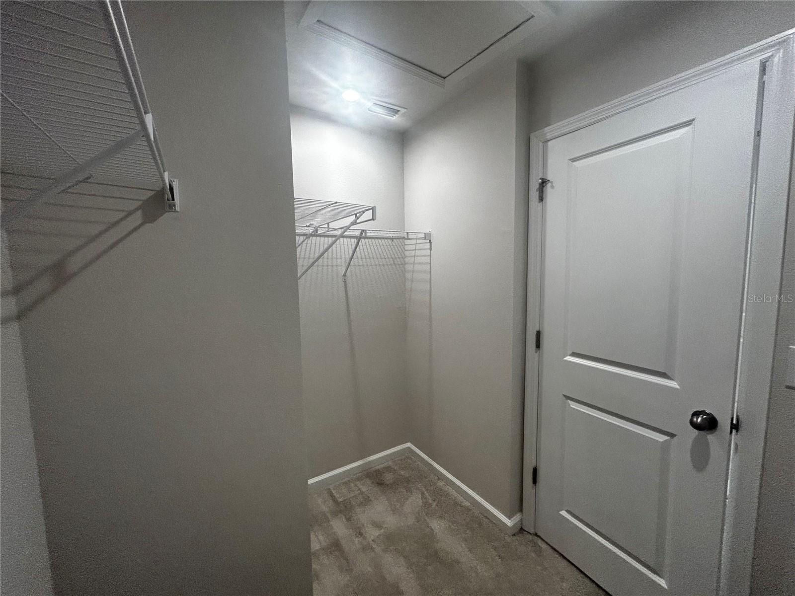 AVALON WOODS PH II - Residential Lease