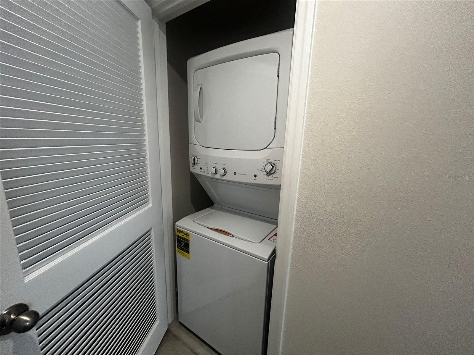 AVALON WOODS PH II - Residential Lease