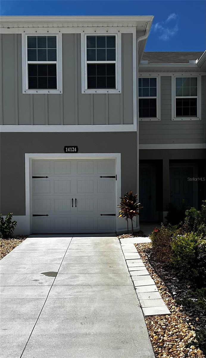 AVALON WOODS PH II - Residential Lease