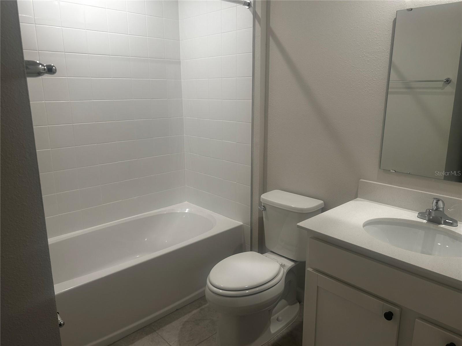 AVALON WOODS PH II - Residential Lease