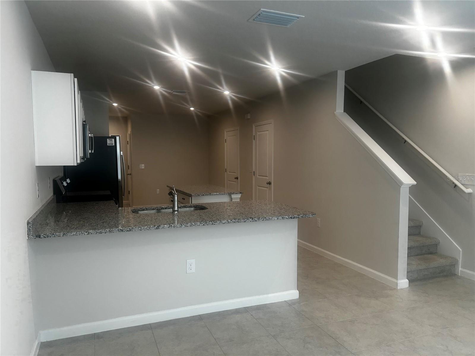 AVALON WOODS PH II - Residential Lease