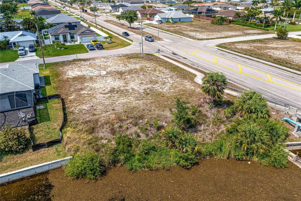 Photo of 802 SW 31st Terrace, Cape Coral, FL 33914 (MLS # O6206921)