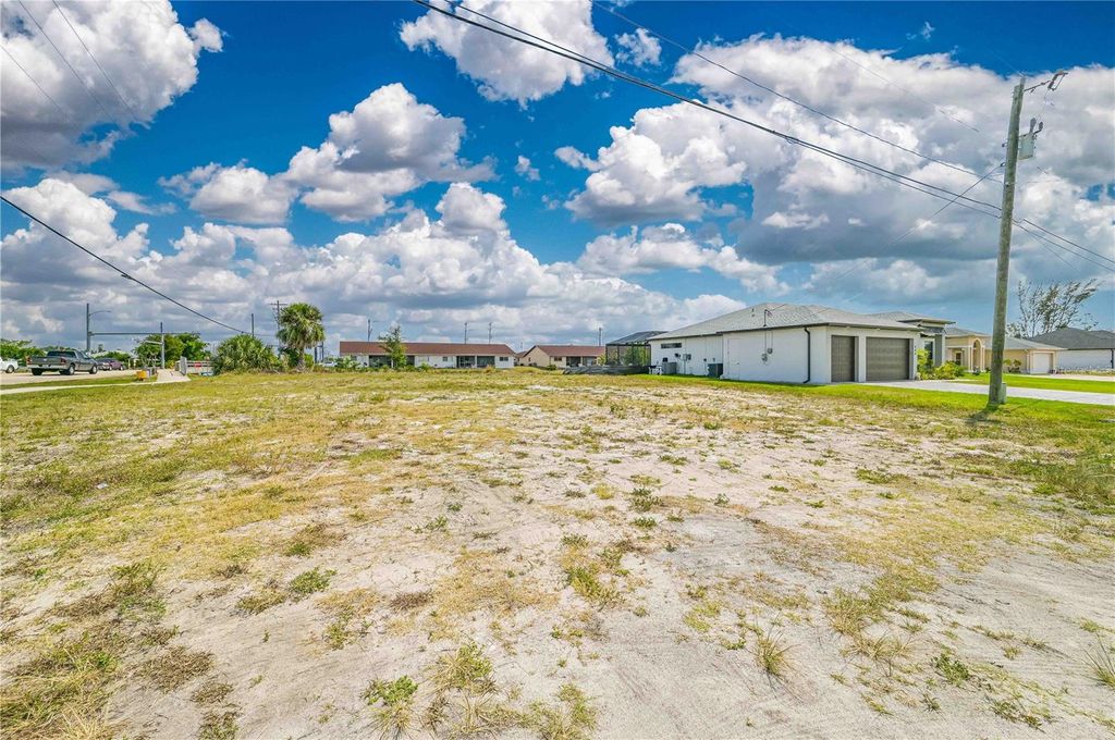 Photo of 802 SW 31st Terrace, Cape Coral, FL 33914 (MLS # O6206921)