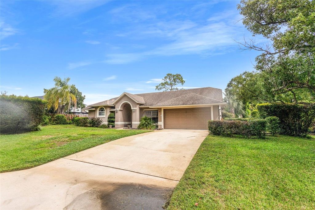Photo of 11 Pine Glen Drive, Debary, FL 32713 (MLS # V4945406)