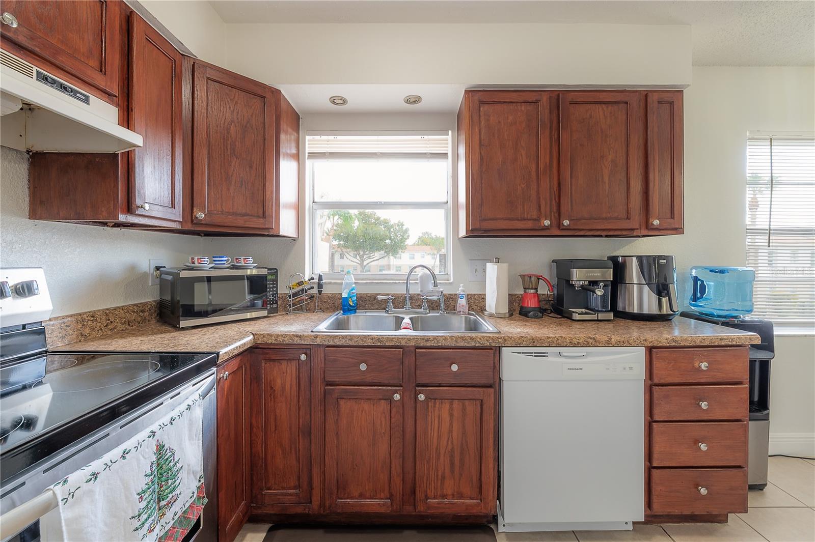 MANHATTAN PALMS CONDO - Residential