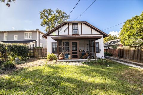 A home in LAKELAND