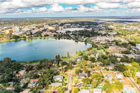 A home in LAKELAND