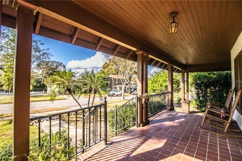 A home in LAKELAND