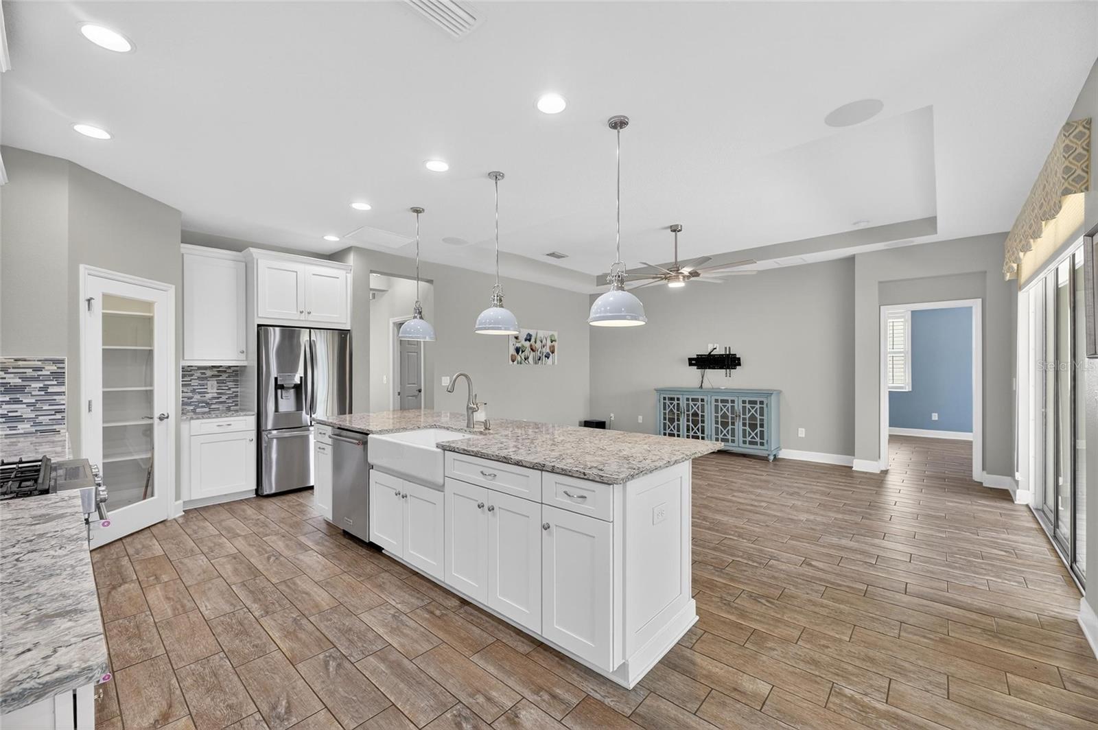 ADMIRAL POINTE AT MIRA BAY - Residential