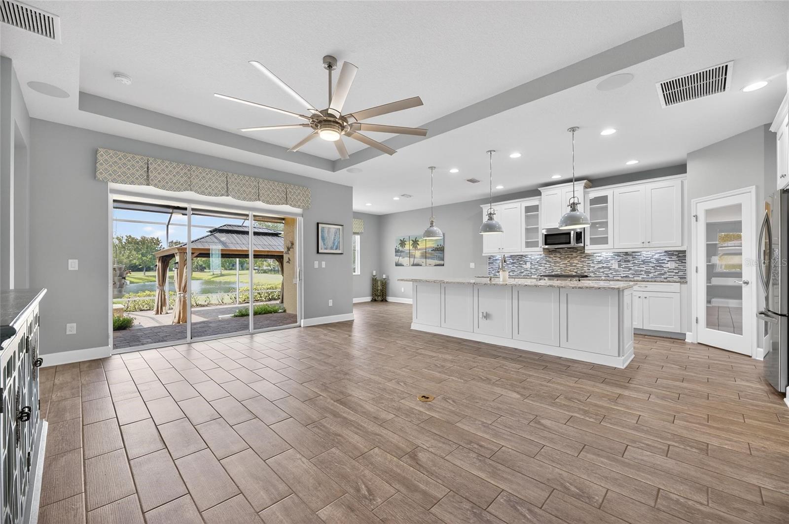 ADMIRAL POINTE AT MIRA BAY - Residential