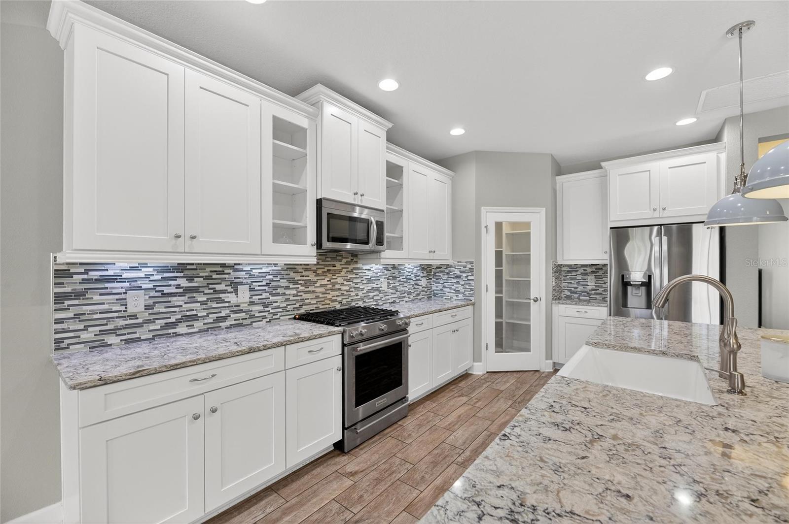 ADMIRAL POINTE AT MIRA BAY - Residential