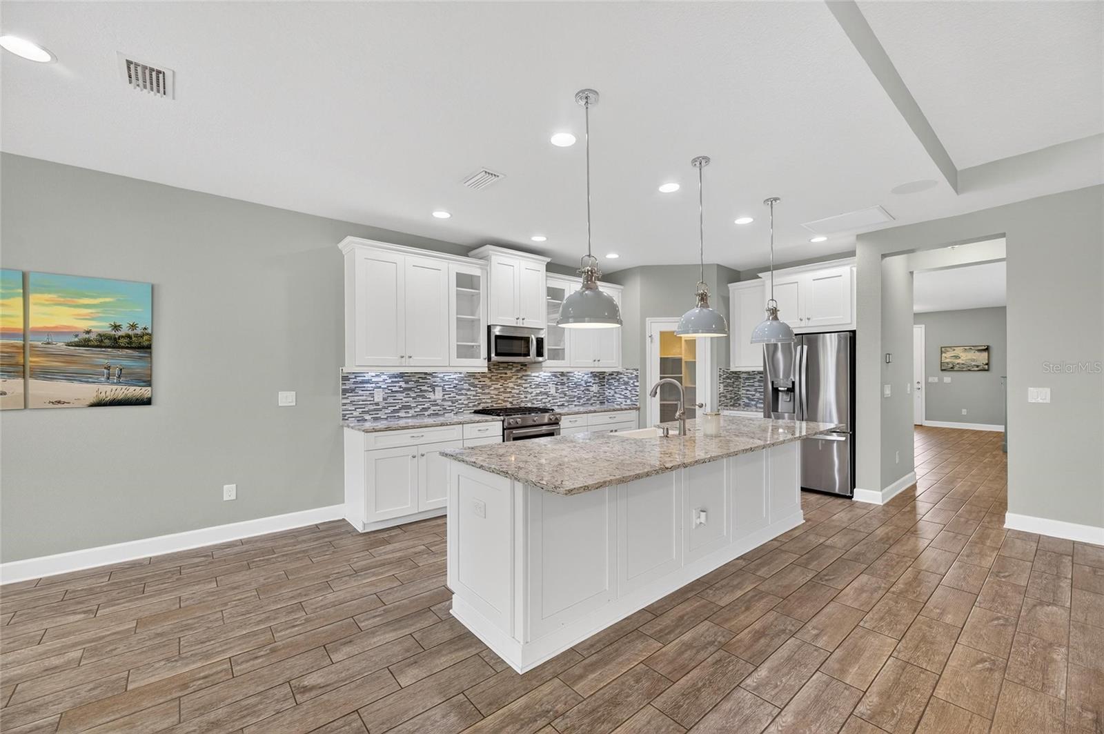 ADMIRAL POINTE AT MIRA BAY - Residential