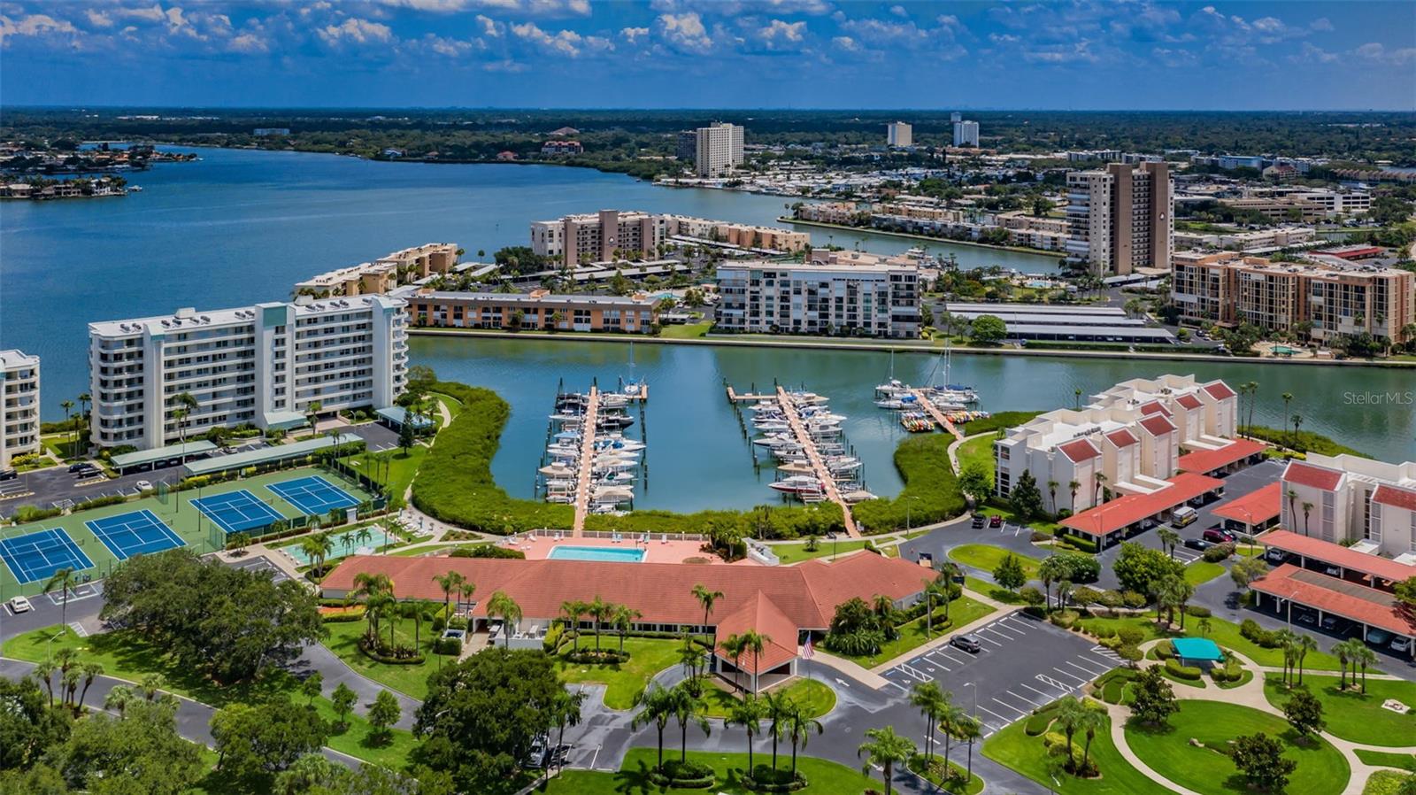 HARBOURSIDE CONDO - Residential