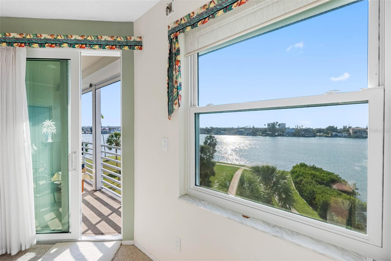 HARBOURSIDE CONDO - Residential