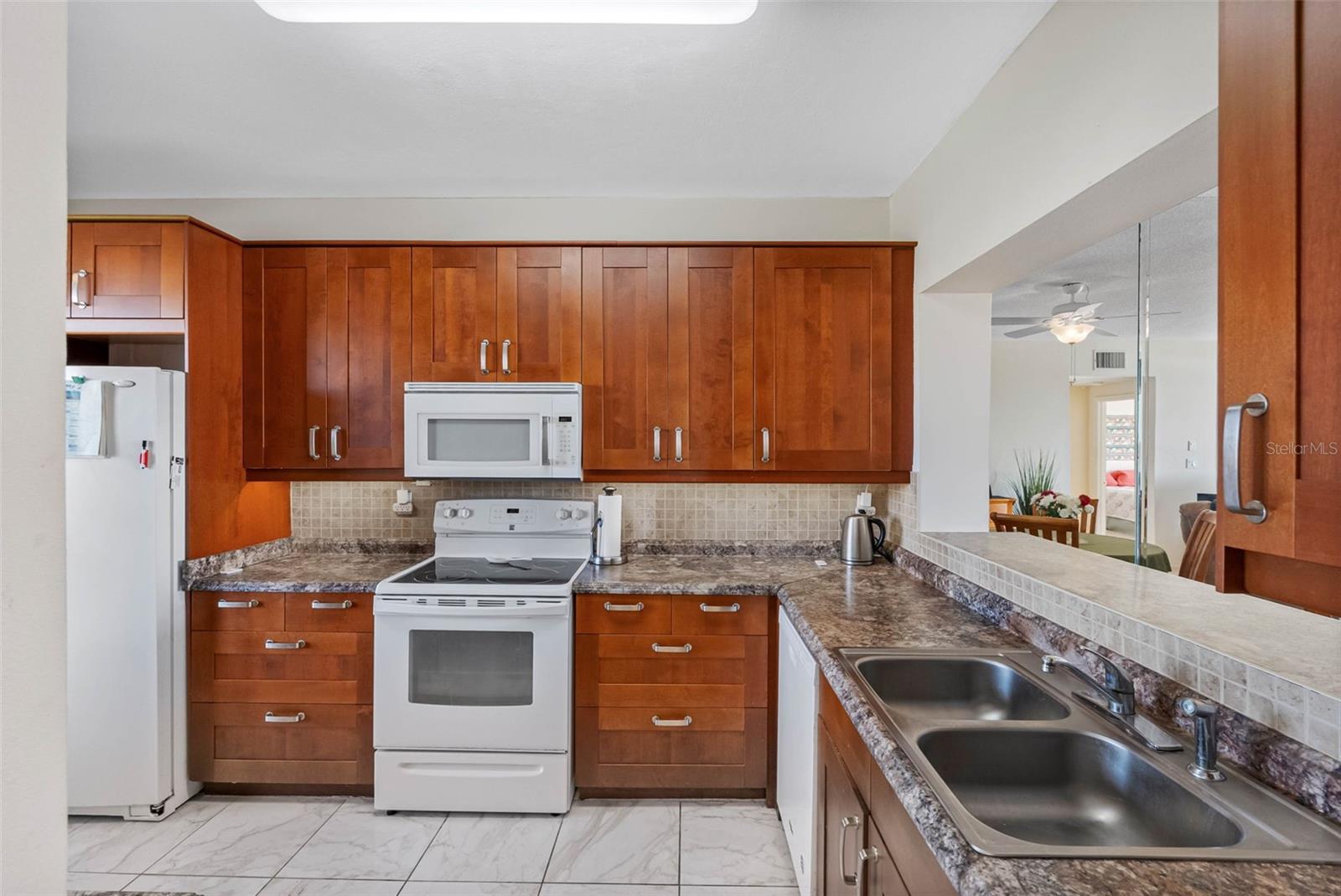 HARBOURSIDE CONDO - Residential