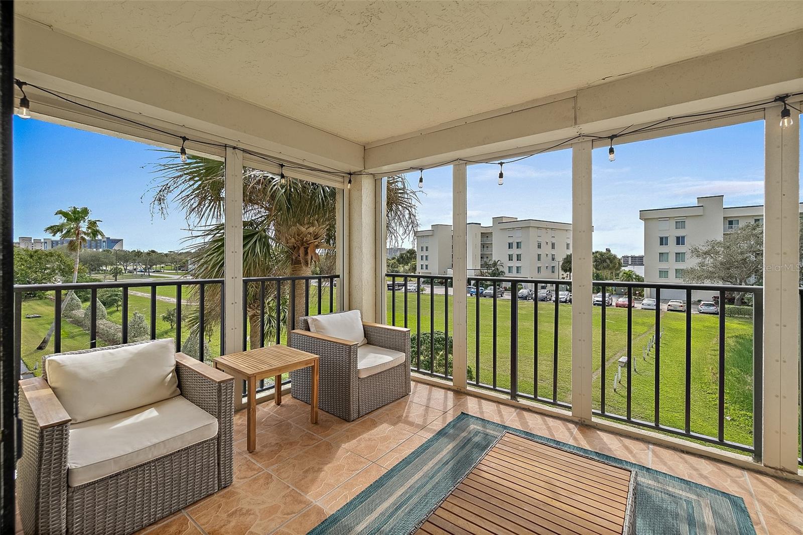 190 ESCAMBIA LANE 305
