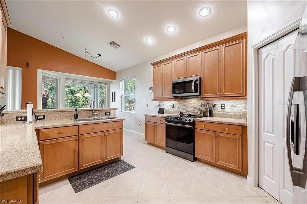 13091 SANDY KEY BEND 104