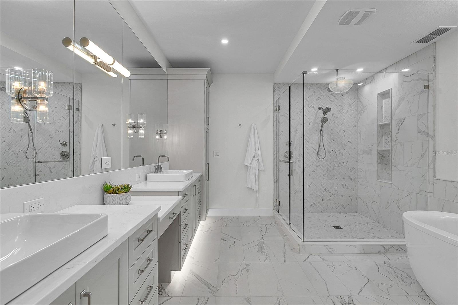 QUIET COVE - Residential