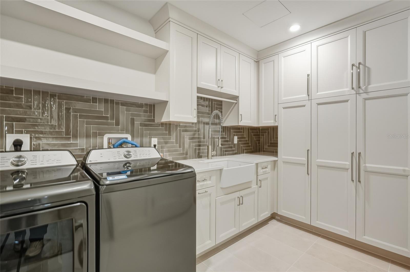 QUIET COVE - Residential