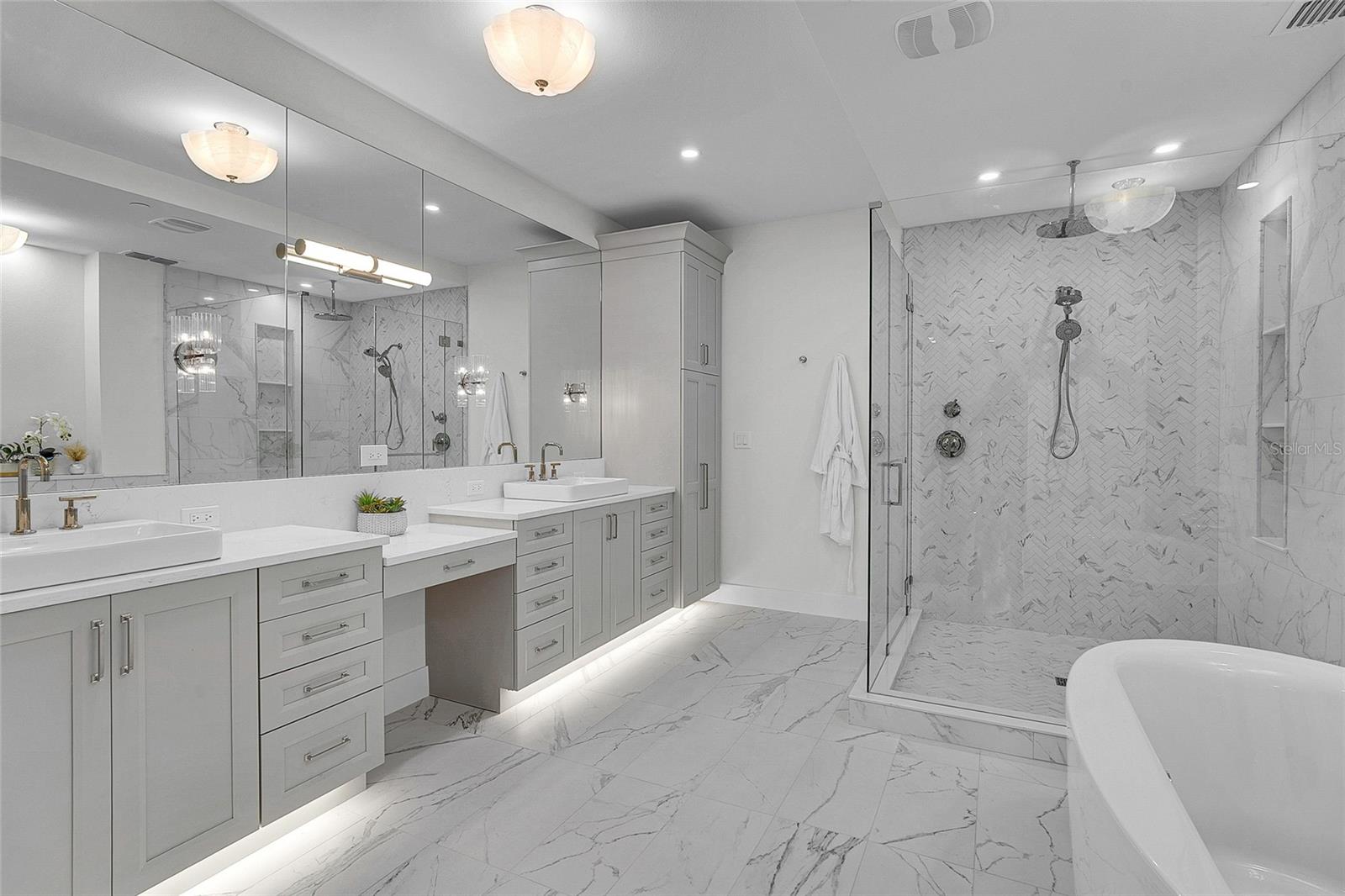 QUIET COVE - Residential