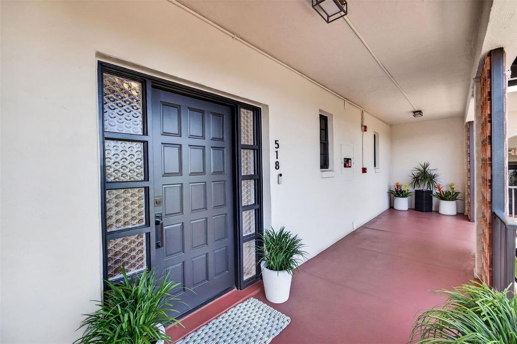 Photo of 106 S Interlachen Avenue #518, Winter Park, FL 32789 (MLS # O6400228)