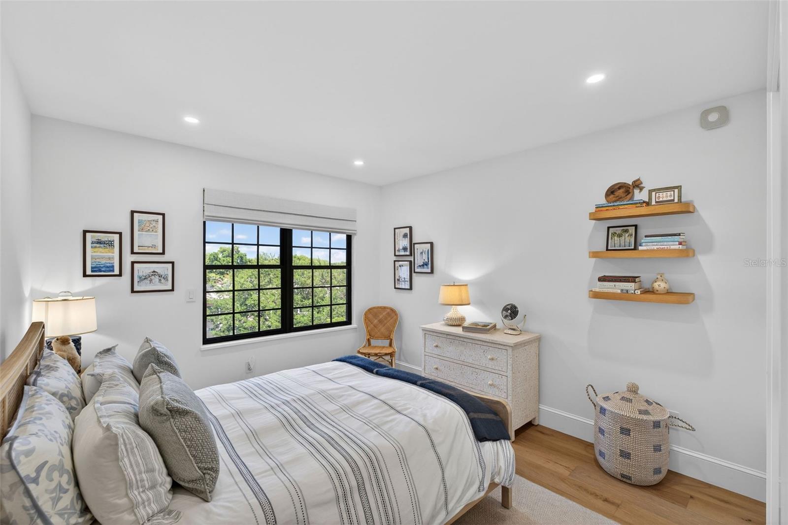 CLOISTERS CONDO - Residential