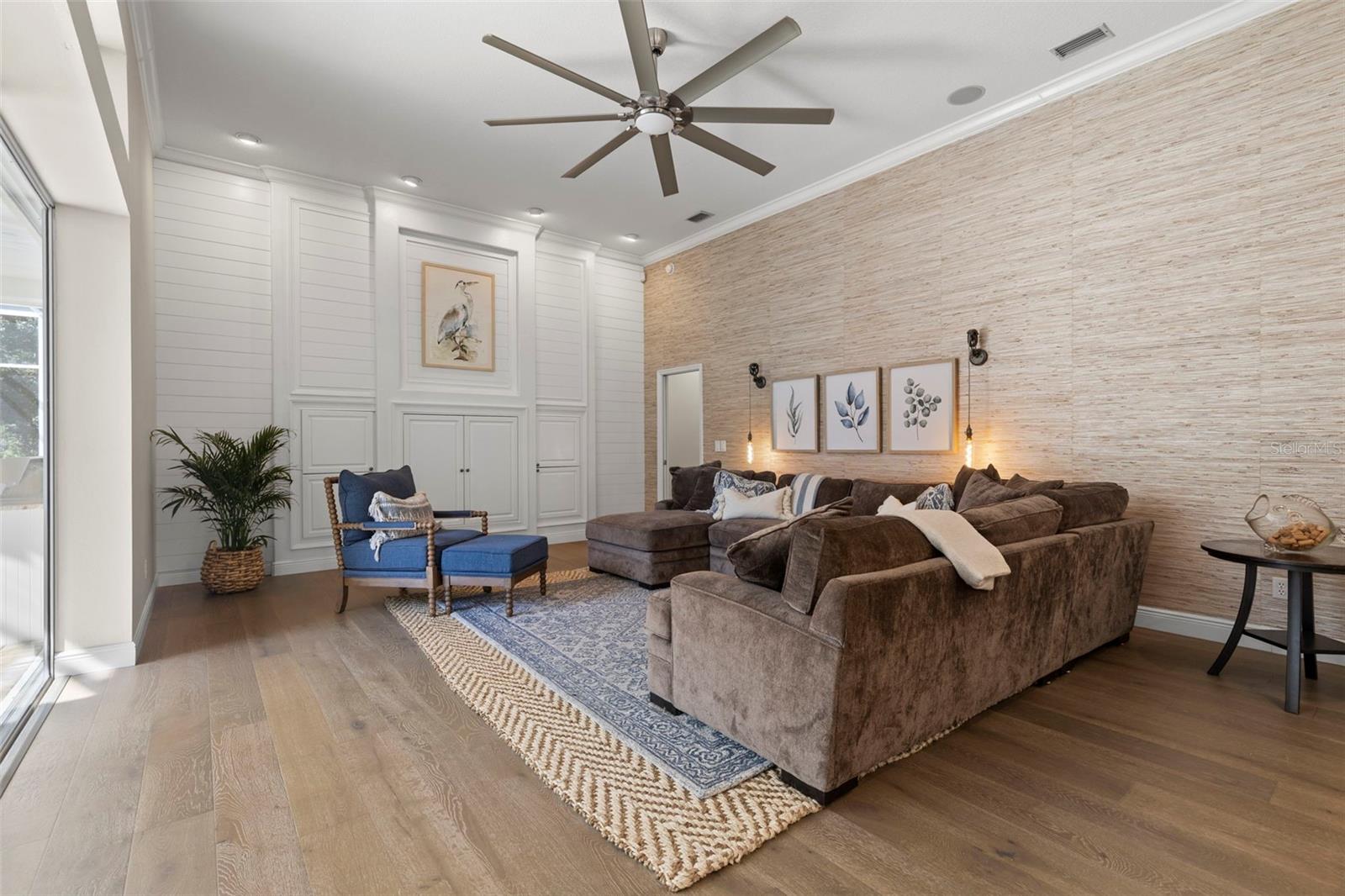 TAMPA PALMS - Residential