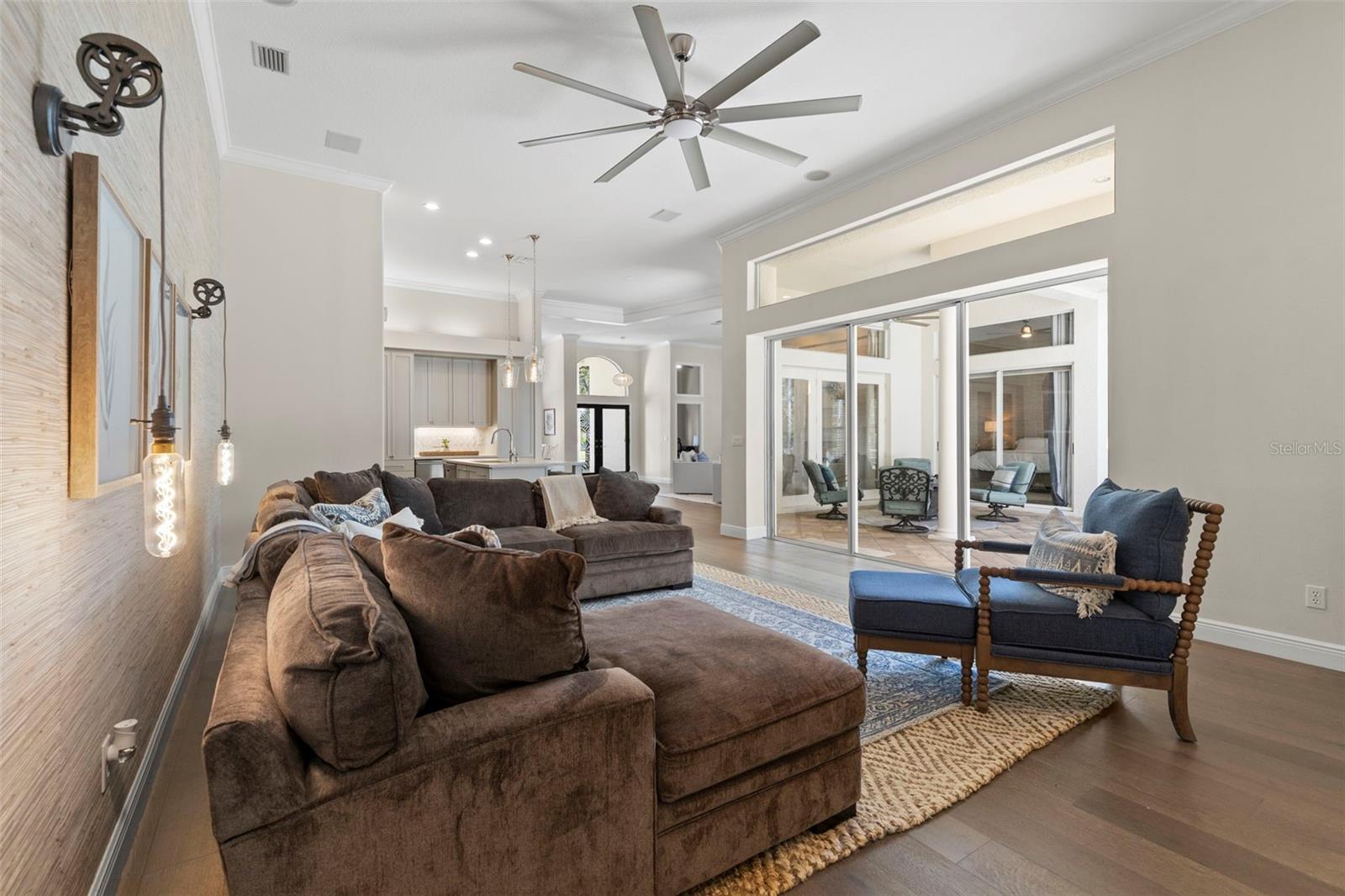 TAMPA PALMS - Residential