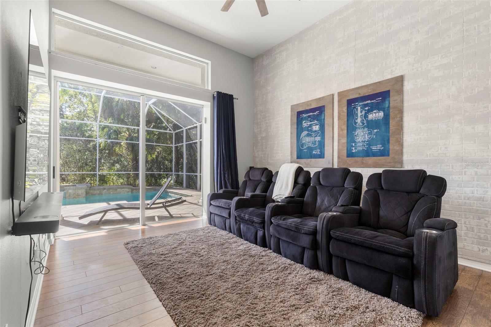 TAMPA PALMS - Residential