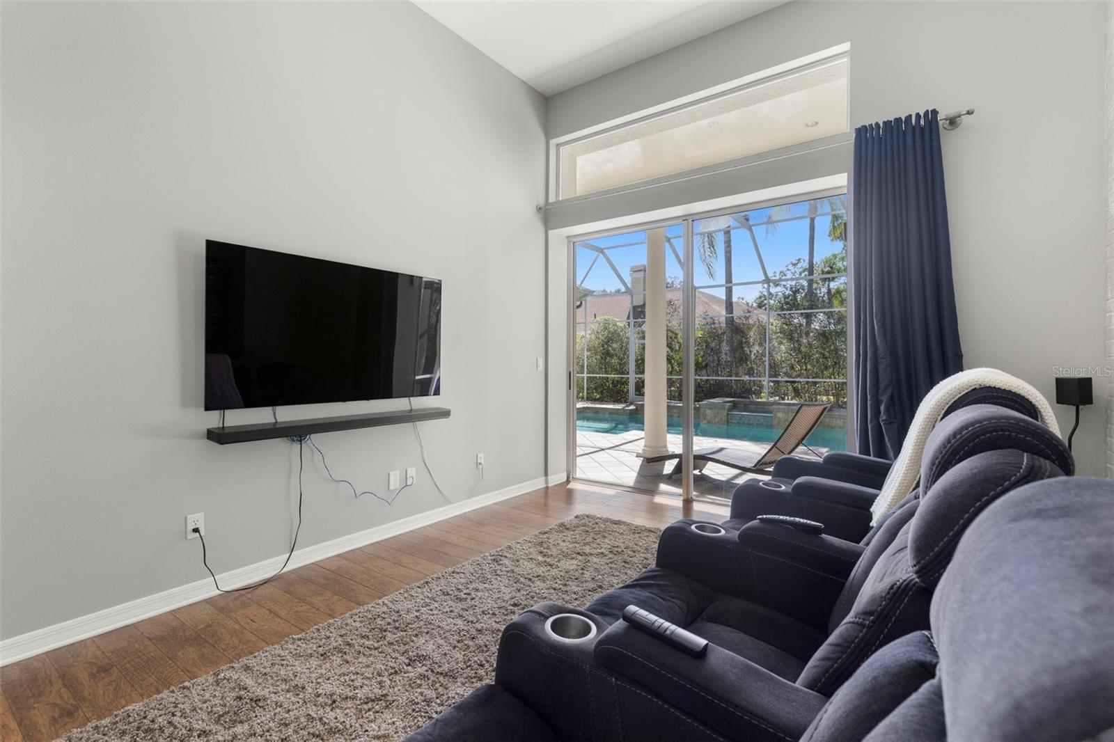 TAMPA PALMS - Residential