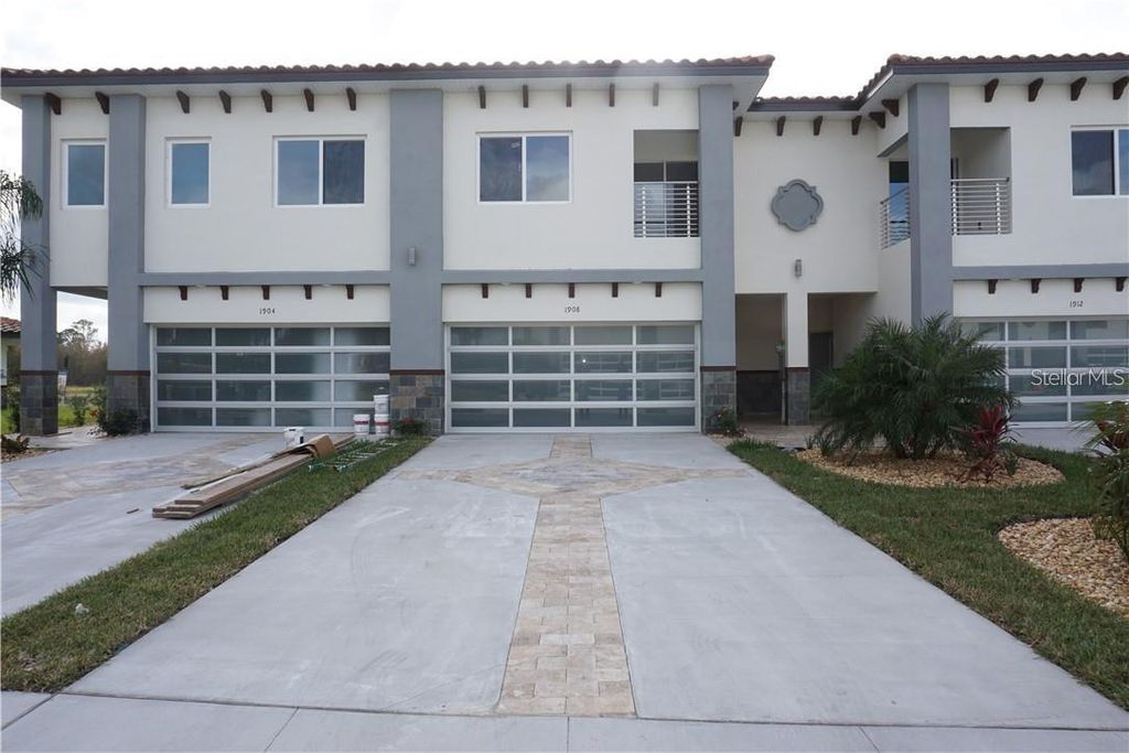 Photo of 1908 Greenbriar Terrace, Davenport, FL 33837 (MLS # O6389160)