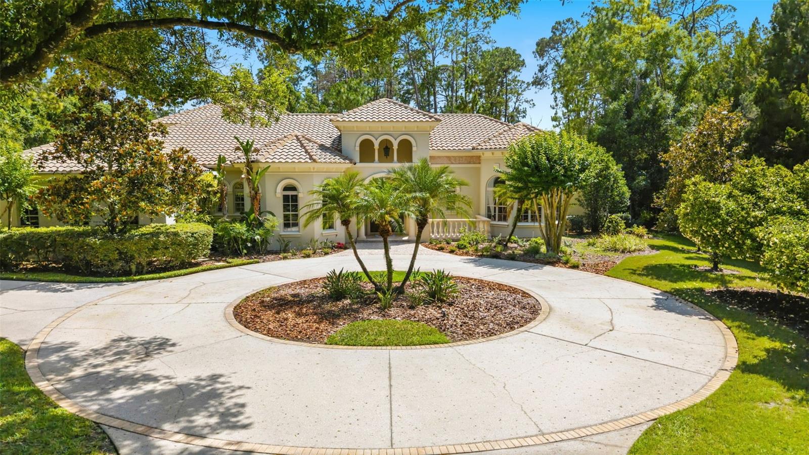 18901 LAKES EDGE WAY