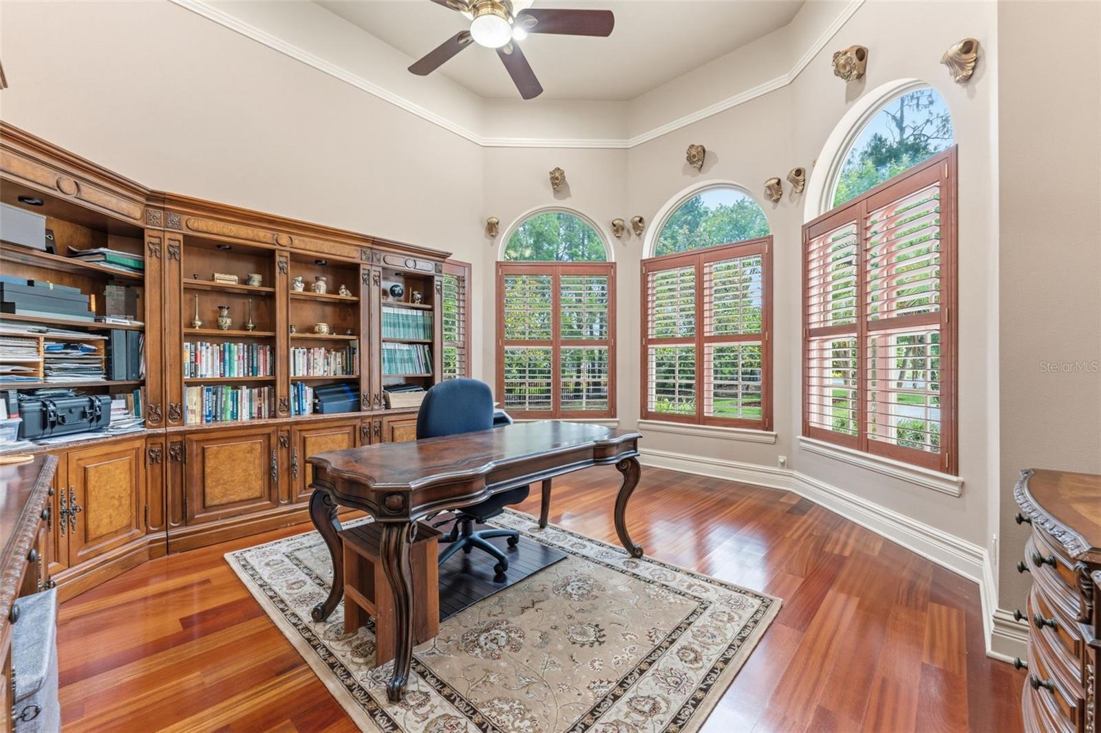 18901 LAKES EDGE WAY