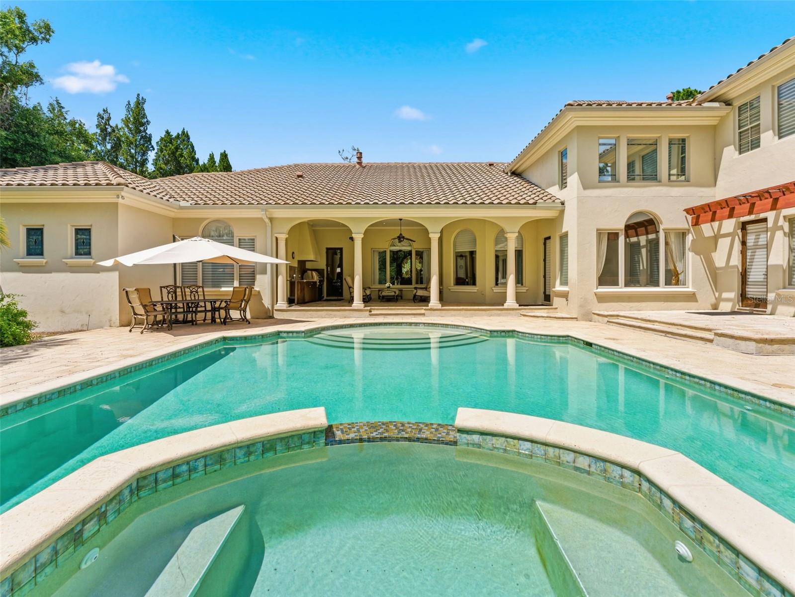 18901 LAKES EDGE WAY
