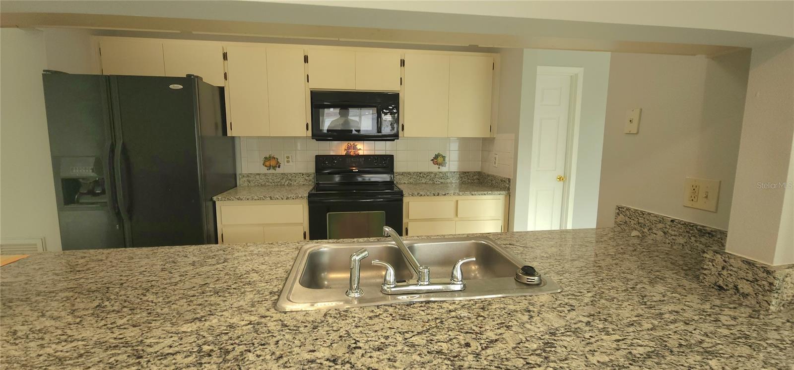 ORANGE RIVER ESTATES UNIT III - Residential Lease