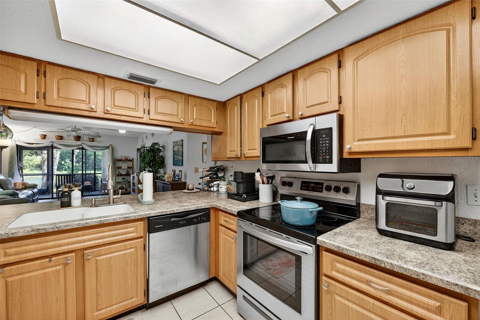 TALA LAKES PH 04 BLDG F 01 - Residential