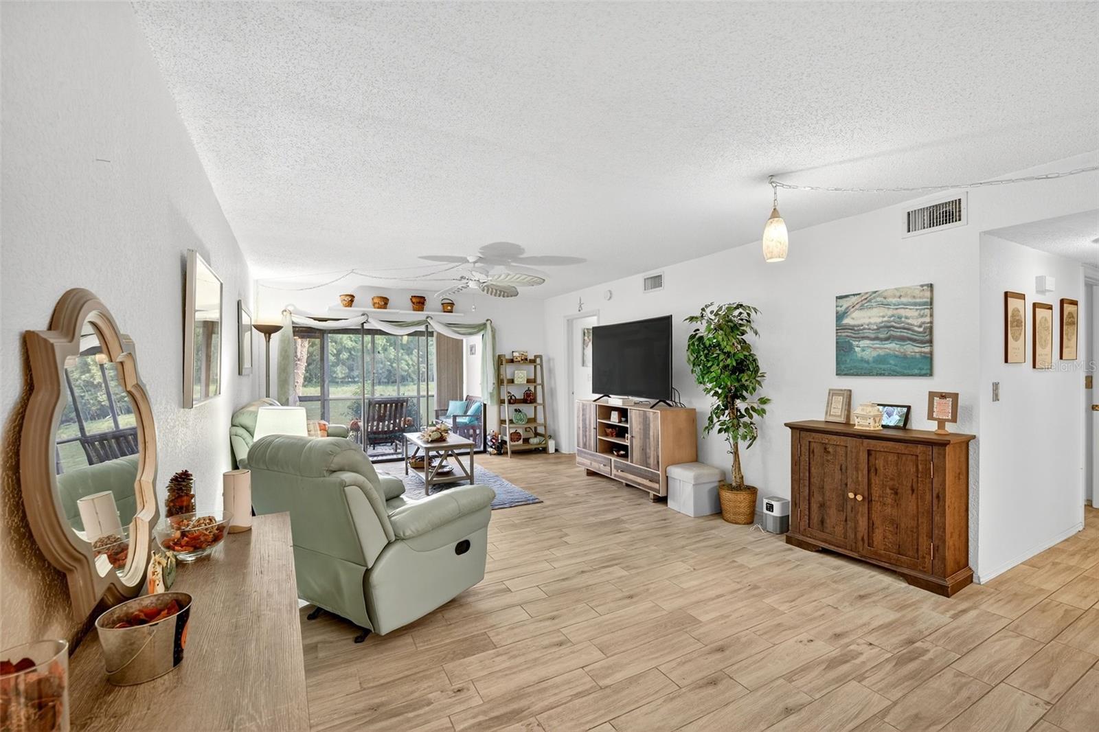 TALA LAKES PH 04 BLDG F 01 - Residential