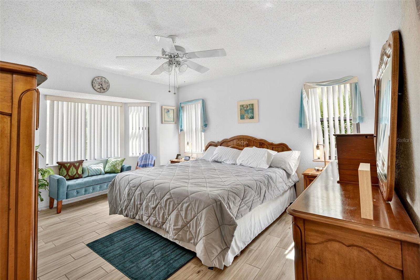 TALA LAKES PH 04 BLDG F 01 - Residential